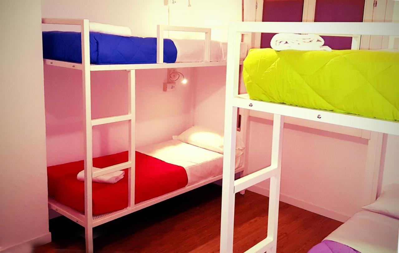 Lake Garda Hostel Salo Bagian luar foto