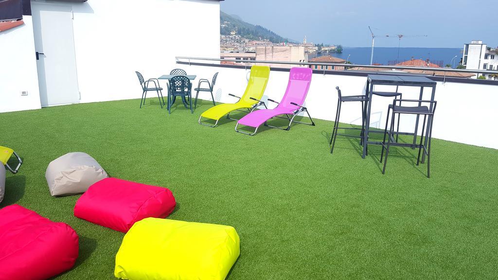 Lake Garda Hostel Salo Bagian luar foto